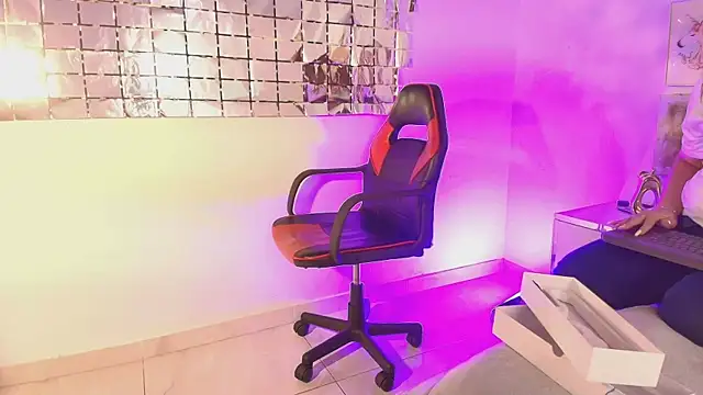 ElenaLauren online show from 21, 7, 2026