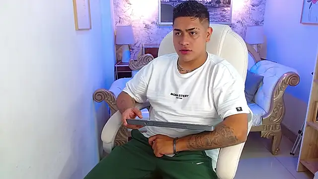 aroon 12 online show from 2, 12, 2025