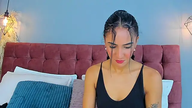 Samantha luv  online show from 6, 1, 2026