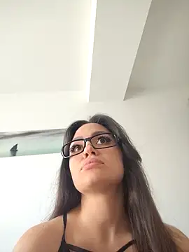 SiennaLuxexx online show from 18, 4, 2026