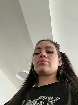 SiennaLuxexx online show from 4, 3, 2026