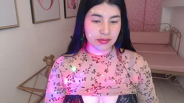 Nina harpper  online show from 2, 12, 2025