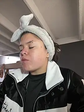 Camila Duarte2 online show from 9, 2, 2026