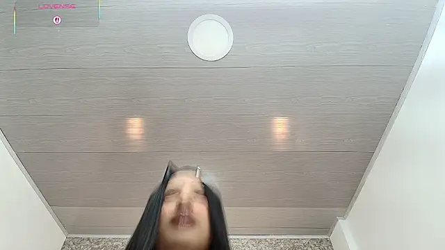 nicol alvarez online show from 14, 2, 2026