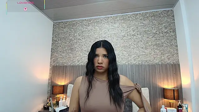 nicol alvarez online show from 11, 2, 2026