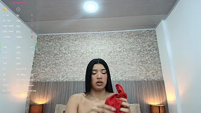 nicol alvarez online show from 17, 12, 2025