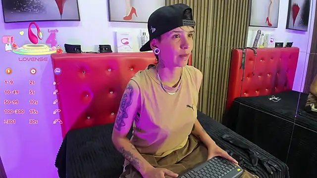 Snapshot of naughty_girlwd chatting on 4, 12, 2025 naughty girlwd online show from 4, 12, 2025