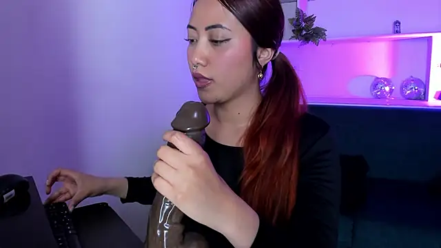 Snapshot of Saelivrae chatting on 23, 5, 2026 Saelivrae online show from 23, 5, 2026