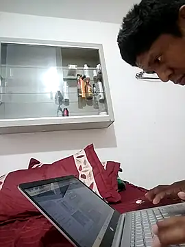 Snapshot of pollona2025 chatting on 27, 5, 2026 pollona2025 online show from 27, 5, 2026