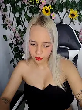 Snapshot of KasumiSophia chatting on 28, 4, 2026 KasumiSophia online show from 28, 4, 2026