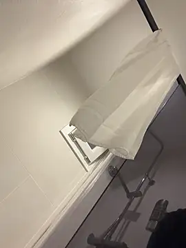 Snapshot of andresbale chatting on 13, 4, 2026 andresbale online show from 13, 4, 2026