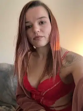 Snapshot of LoreenKinky chatting on 3, 12, 2025 LoreenKinky online show from 3, 12, 2025