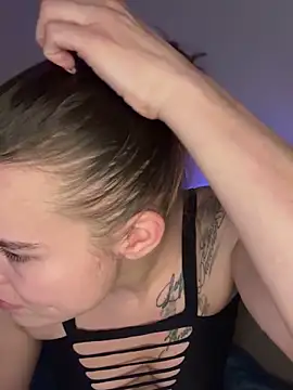 LoreenKinky online show from 22, 12, 2025