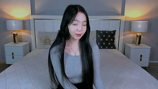 EMILY GREENSON online show from 13, 4, 2026