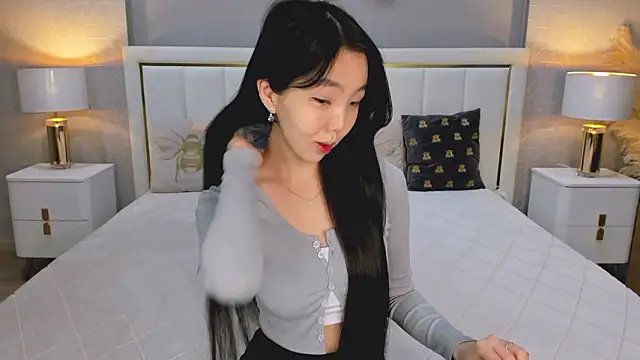 EMILY GREENSON online show from 14, 2, 2026