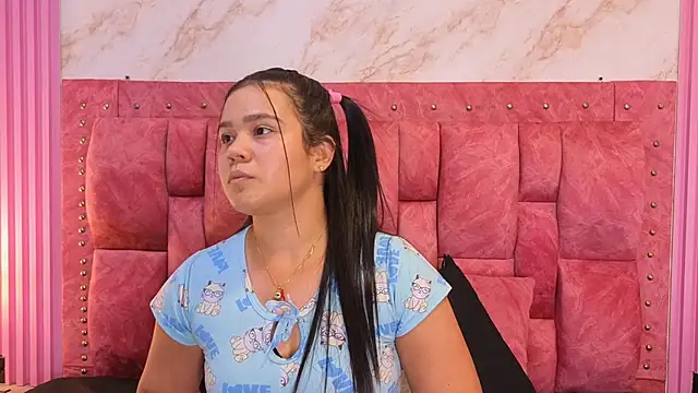 ValeryMorales online show from 4, 2, 2026