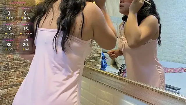 ValeryMorales online show from 15, 12, 2025