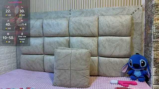 ValeryMorales online show from 16, 12, 2025