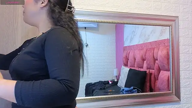 ValeryMorales online show from 4, 3, 2026