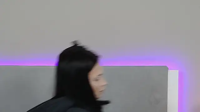 RachaelMils online show from 4, 4, 2026