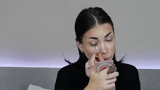 RachaelMils online show from 23, 12, 2025