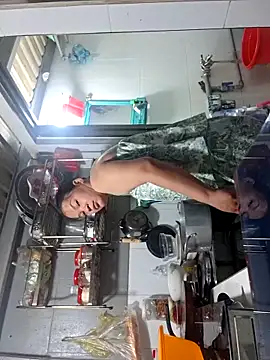 felicity chloe online show from 7, 4, 2026