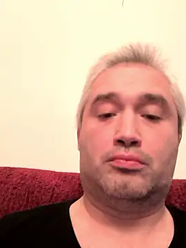 Olomoucak1982 online show from 4, 12, 2025