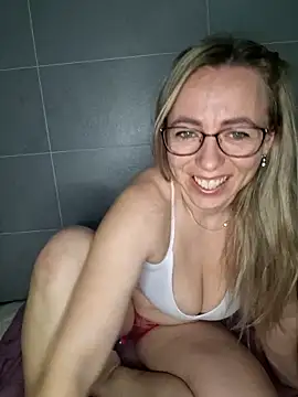 Snapshot of sole28 chatting on 2, 4, 2026 sole28 online show from 2, 4, 2026