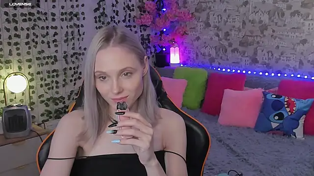 Snapshot of Gina_Gina_love chatting on 1, 6, 2026 Gina Gina love online show from 1, 6, 2026