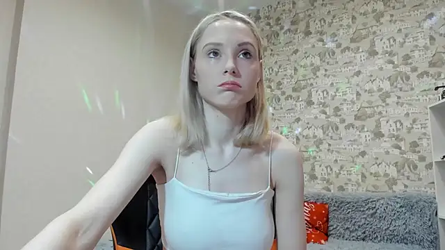 Snapshot of Gina_Gina_love chatting on 7, 5, 2026 Gina Gina love online show from 7, 5, 2026