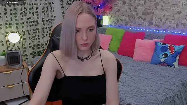 Snapshot of Gina_Gina_love chatting on 2, 6, 2026 Gina Gina love online show from 2, 6, 2026