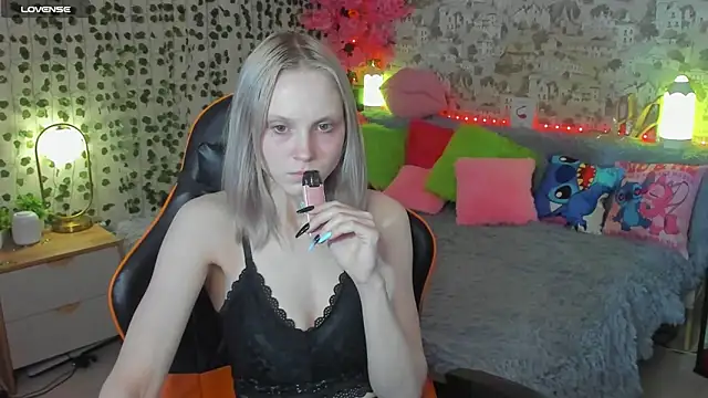 Snapshot of Gina_Gina_love chatting on 14, 5, 2026 Gina Gina love online show from 14, 5, 2026