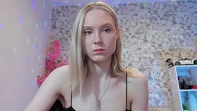 Snapshot of Gina_Gina_love chatting on 6, 5, 2026 Gina Gina love online show from 6, 5, 2026