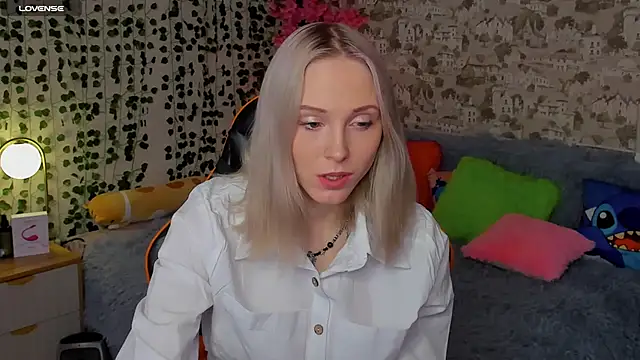 Snapshot of Gina_Gina_love chatting on 26, 5, 2026 Gina Gina love online show from 26, 5, 2026
