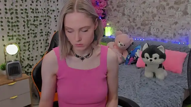 Snapshot of Gina_Gina_love chatting on 9, 6, 2026 Gina Gina love online show from 9, 6, 2026