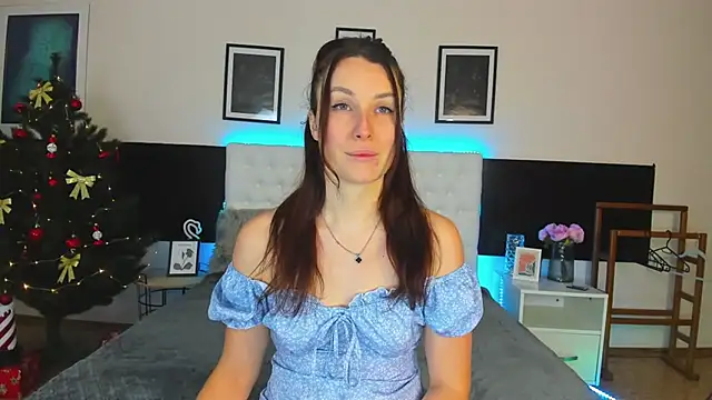 KiraNeeww online show from 8, 1, 2026