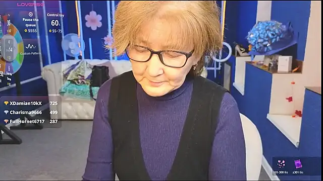 Snapshot of Mia_Monno chatting on 2, 12, 2025 Mia Monno online show from 2, 12, 2025