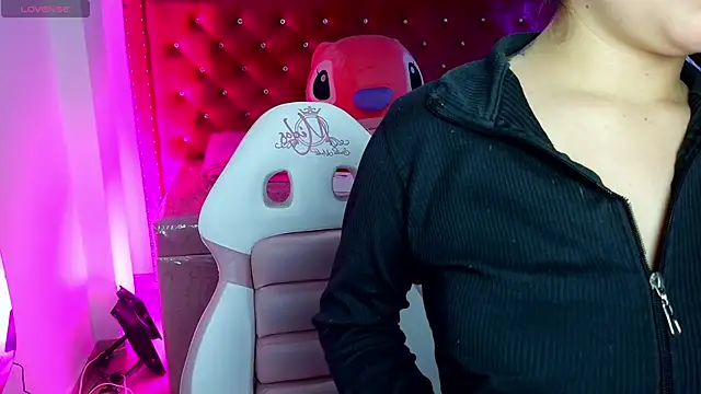 Snapshot of Diamond_juliana chatting on 5, 5, 2026 Diamond juliana online show from 5, 5, 2026