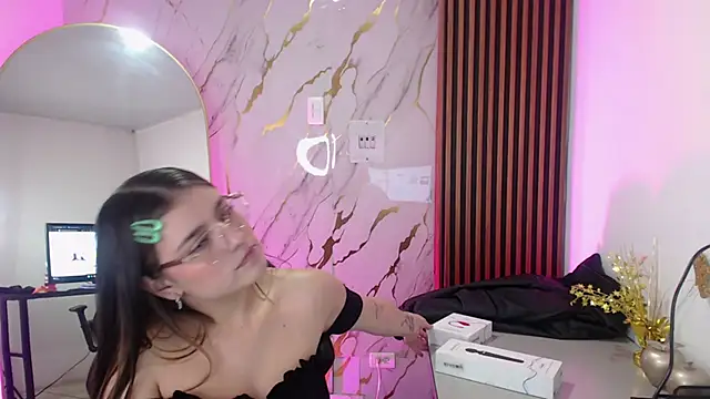 Diamond juliana online show from 18, 4, 2026