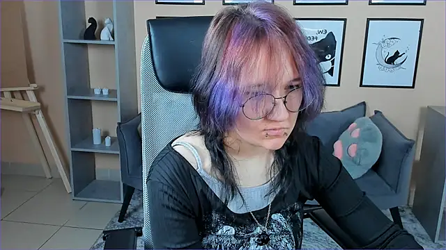 Sylvia Reed online show from 9, 1, 2026