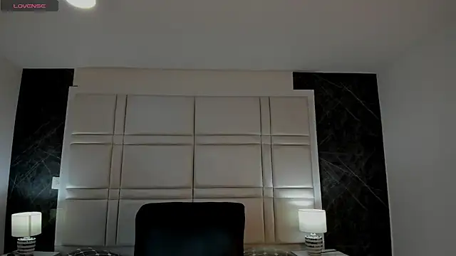 TiffanyHoustton online show from 12, 3, 2026