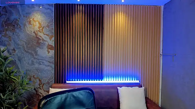 TiffanyHoustton online show from 20, 2, 2026