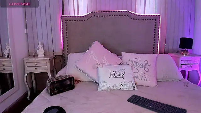lya  brown online show from 9, 7, 2026