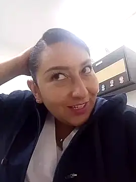 Valeria montana  online show from 13, 4, 2026