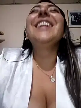 Valeria montana  online show from 12, 2, 2026