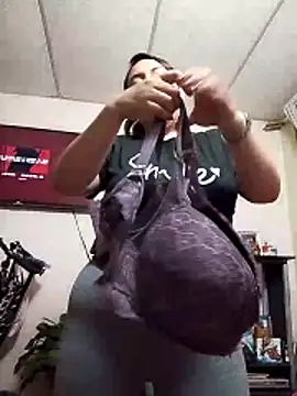 Valeria montana  online show from 19, 3, 2026