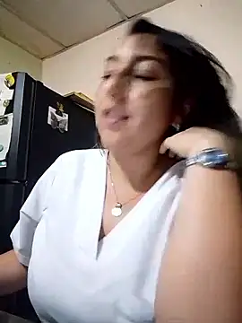 Valeria montana  online show from 25, 2, 2026