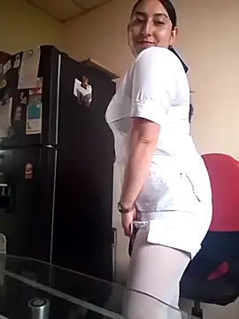 Valeria montana  online show from 25, 3, 2026