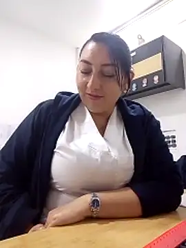 Valeria montana  online show from 3, 3, 2026