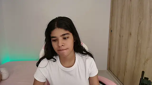 phia carter online show from 25, 6, 2026